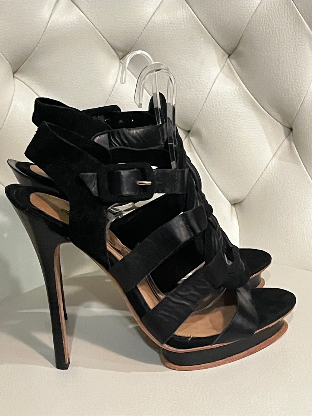 L.A.M.B. Black Leather Suede Strappy Heel Sandals Eye Catching Luxury Runway 8.5 - Picture 5 of 11
